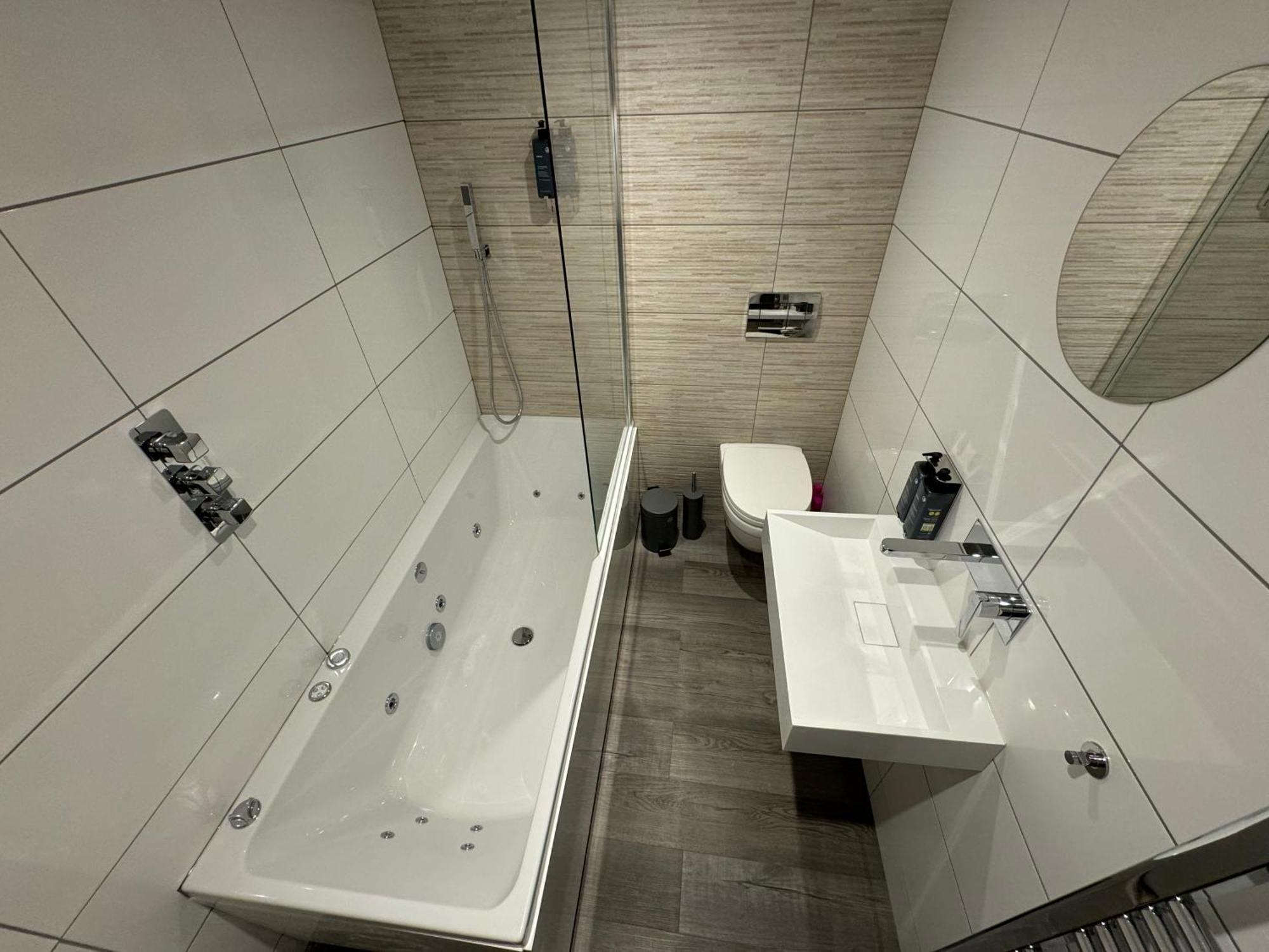 Southgate Luxury Apartments Elland Экстерьер фото