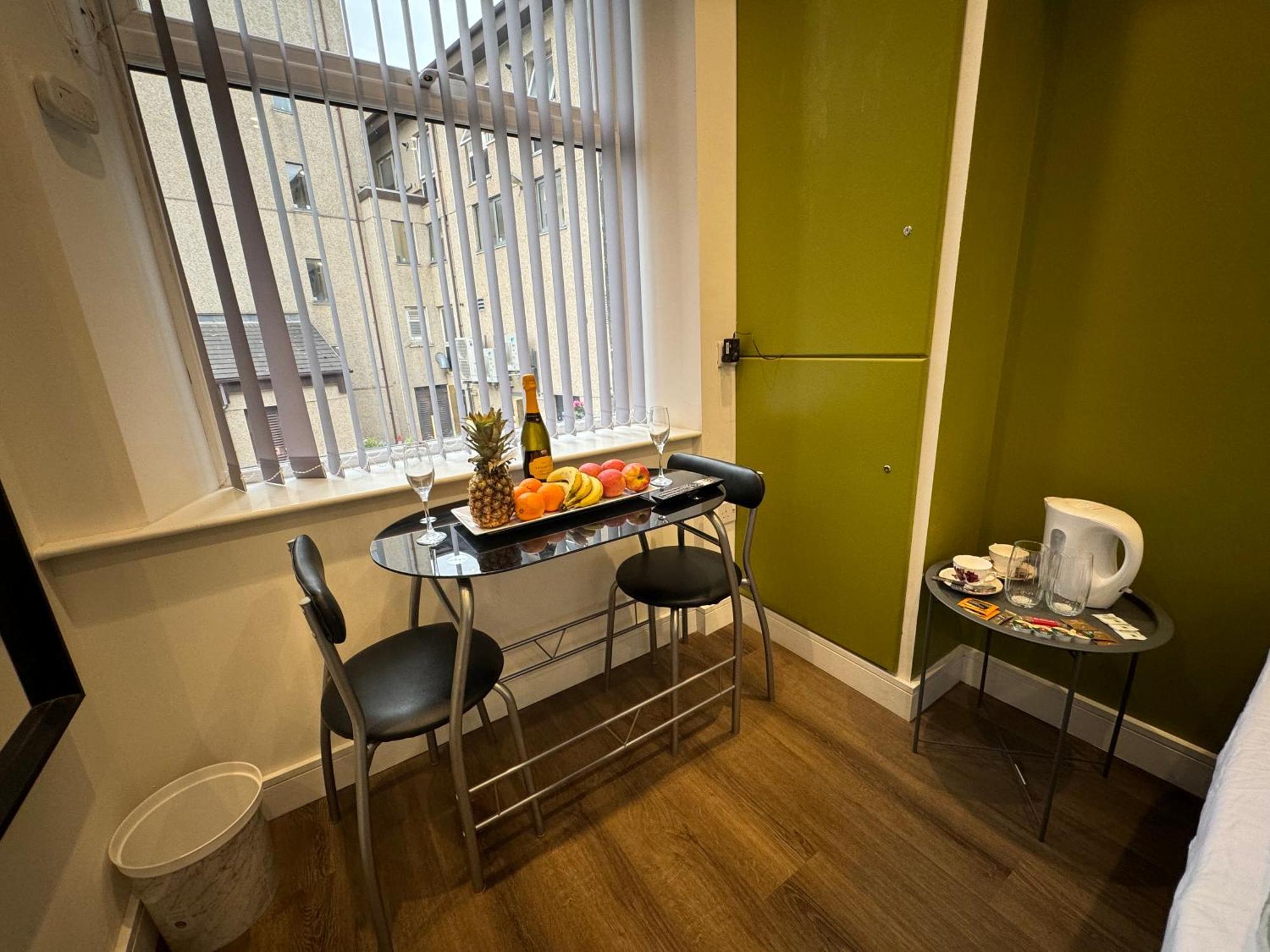 Southgate Luxury Apartments Elland Экстерьер фото