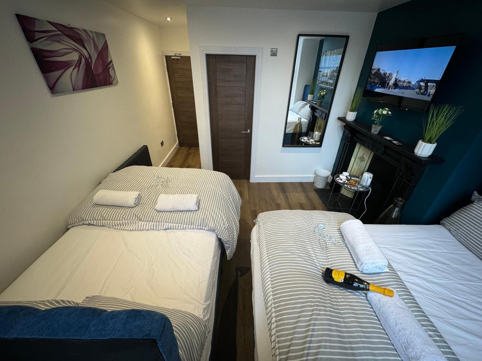 Southgate Luxury Apartments Elland Экстерьер фото